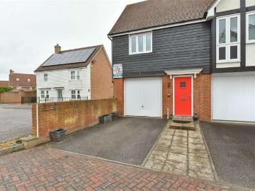 2 bed flat for sale