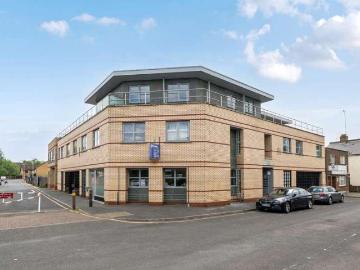 2 bed flat for sale