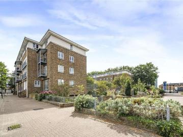 2 bed flat for sale