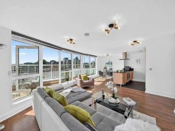 2 bed flat for sale