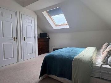 2 bed flat for sale