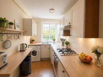 2 bed flat for sale