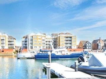 2 bed flat for sale