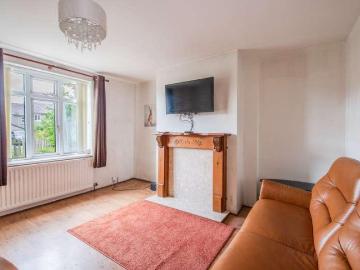 2 bed house for sale