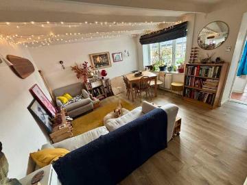 2 bed house for sale
