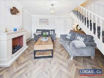 2 bed house for sale