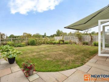 2 bed house for sale