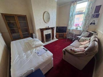 2 bed house for sale