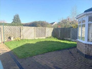 2 bed house for sale