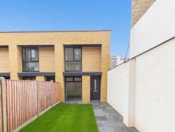 2 bed house for sale