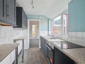 2 bed house for sale