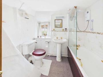 2 bed house for sale