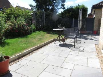 2 bed house for sale