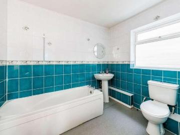 2 bed house for sale