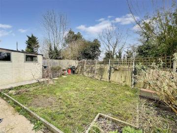 2 bed house for sale