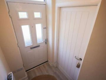 2 bed house for sale