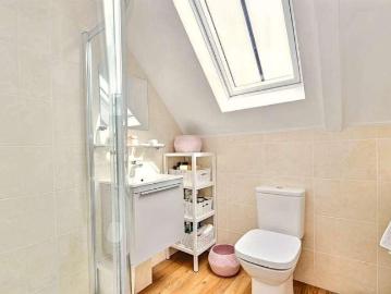 2 bed house for sale