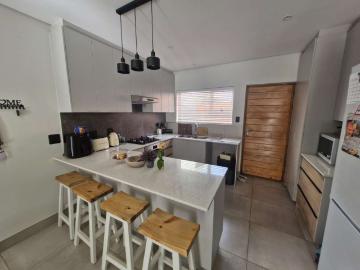 2 Bedroom 2 Bathroom Townhouse nestled in the splendour...
