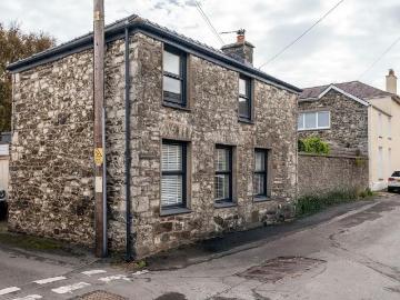 2 bedroom cottage for sale