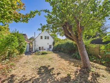 2 bedroom cottage for sale