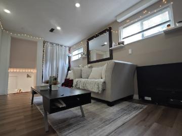 2 Bedroom Apartment for Rent at 1619 Warren Dr,...