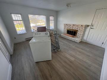 3 Bedroom Apartment for Rent at 4688 Nanaimo St,...