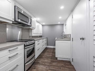 2 Bedroom Apartment for Rent at 46 Wells St, Toronto, ON...