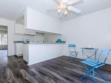 2 Bedroom Apartment for Rent at 909 S Knott Ave,...