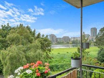 2 Bedroom Apartment For Sale In London