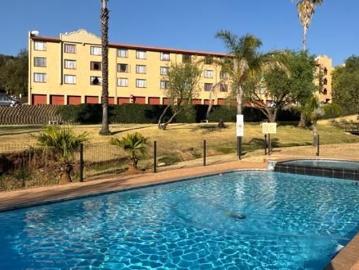 2 Bedroom Apartment in Helderkruin
