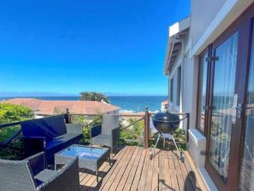 2 Bedroom Apartment in St James