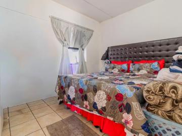 2 Bedroom Apartment in Townsend Estate