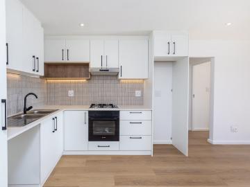 2 Bedroom Apartment To Let in Wynberg Upper