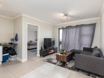 2 Bedroom Apartment To Let in Observatory