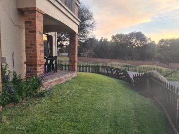 2 Bedroom Apartment To Let in Randpark Ridge