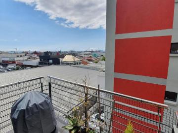 2 Bedroom apartment to rent in Woodstock, Cape Town