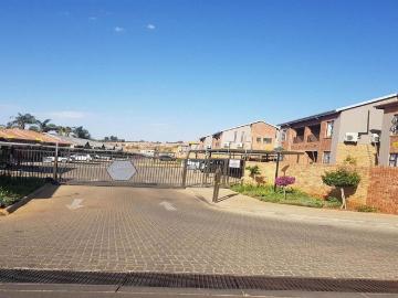 2 Bedroom apartment to rent in Wilgeheuwel, Roodepoort
