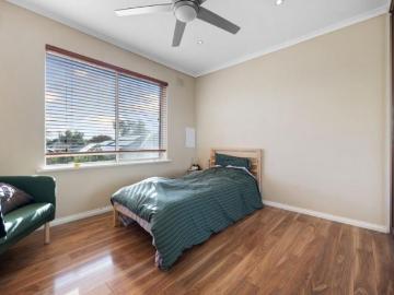 2 Bedroom Apartment Woodville Gardens, 103588314