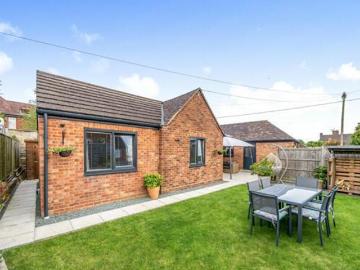 2 Bedroom Bungalow For Sale In Offenham