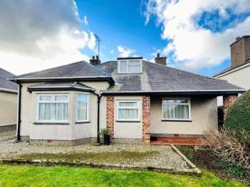 2 Bedroom Bungalow For Sale In Pwllheli, Gwynedd