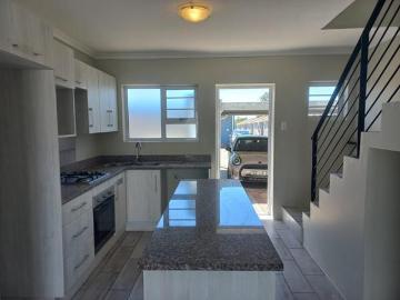 2 Bedroom Duplex in Overbaakens