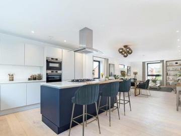 2 Bedroom Flat For Sale In Warwickshire