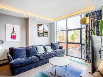2 bedroom flat for sale in Warple Way, London, W3