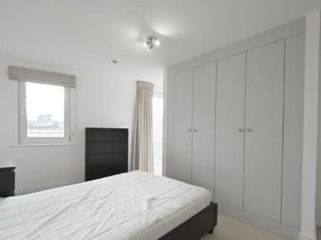 2 Bedroom Flat For Sale In Isle Of Dogs, London