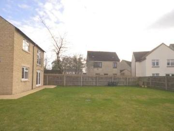 2 bedroom flat for rent in Apartment Oaken Court...