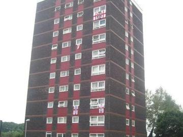 2 bedroom flat for rent in St Cecilia Close...