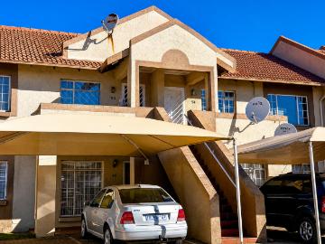 2 Bedroom Flat in Rewlatch