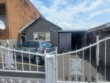 2 Bedroom House in Merebank
