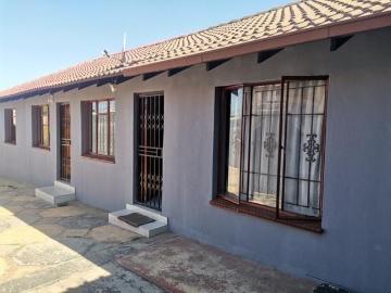 2 Bedroom House in Naturena
