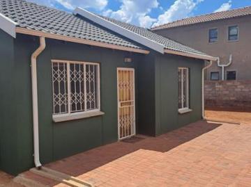 2 Bedroom House in Protea Glen